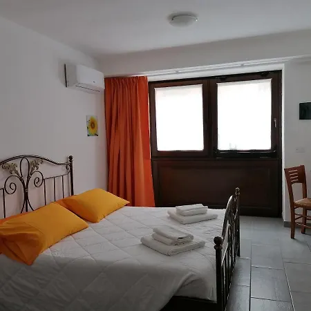 B&B Deiana E Pizzeria 산투 루수르기우